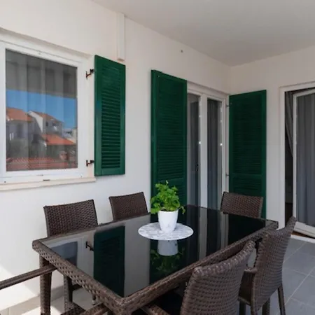 Garden - Two Bedroom With Terrace Appartement Supetar