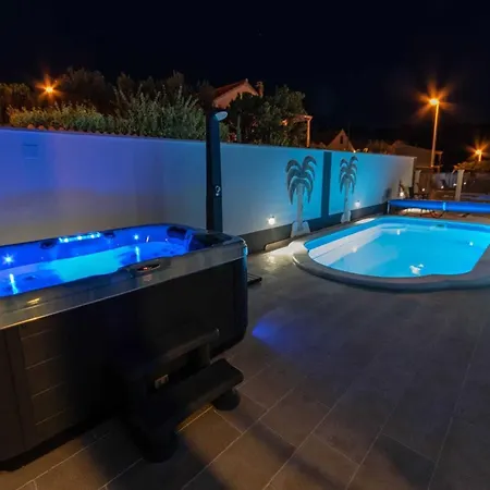 Garden - Two Bedroom With Terrace Supetar