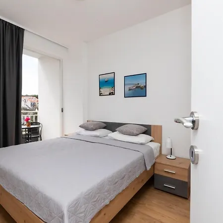 Garden - Two Bedroom With Terrace Appartement