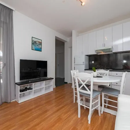Garden - Two Bedroom With Terrace Appartement Supetar